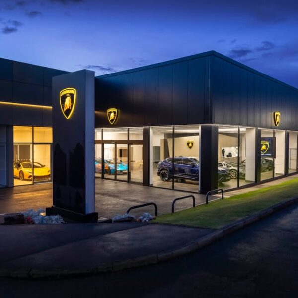 jwl-interiors-bespoke-joinery-lamborghini-showroom-fit-out